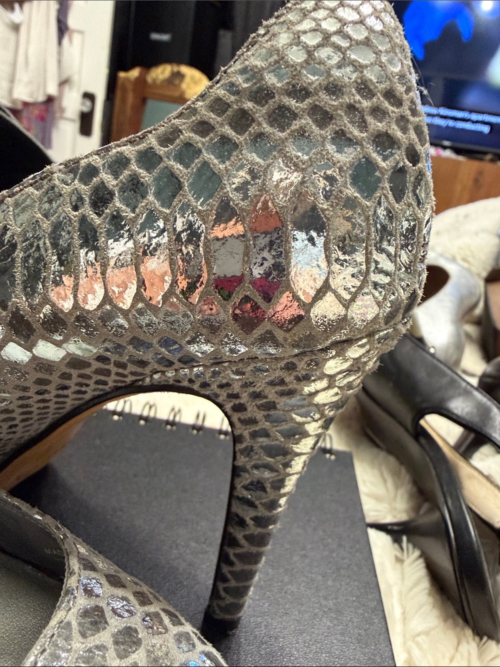 White House Black Market Silver Snake-Print High Heel Pump